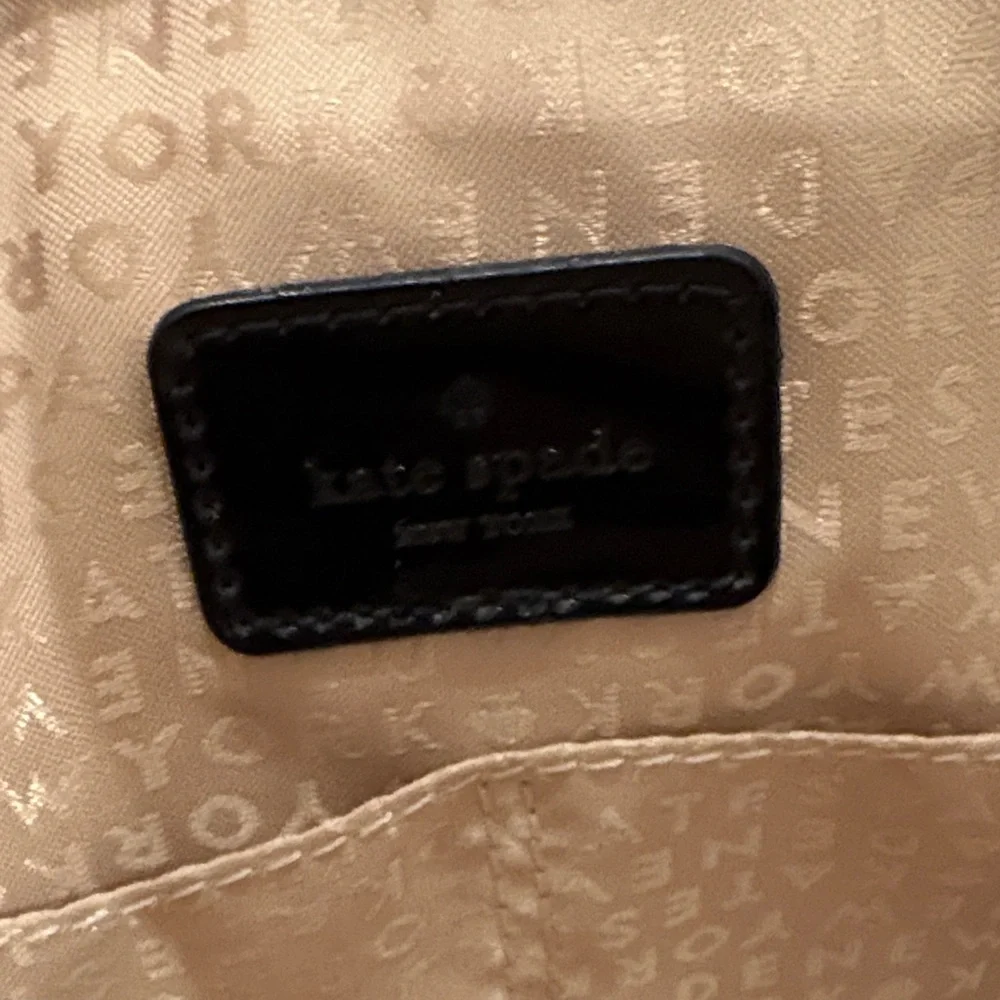 Kate Spade Glossy Black Circle and Spade Pattern Tote Bag w/ callouts - Picture 15 of 16